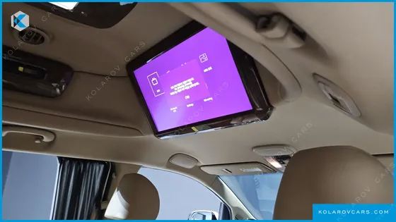 KIA CARNIVAL 7-SEATER HI-LIMOUSINE
