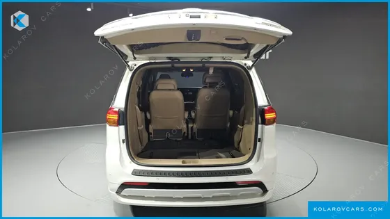 KIA CARNIVAL 7-SEATER HI-LIMOUSINE