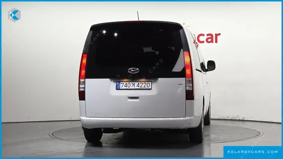 HYUNDAI STARIA 4WD TOURER 11-SEATER
