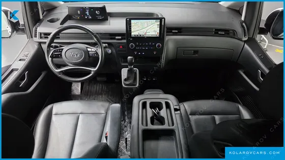 HYUNDAI STARIA 4WD TOURER 11-SEATER