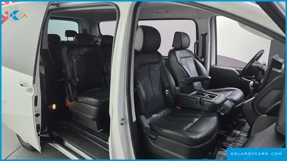 HYUNDAI STARIA 4WD TOURER 11-SEATER