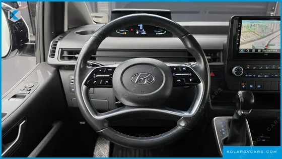HYUNDAI STARIA 4WD TOURER 11-SEATER