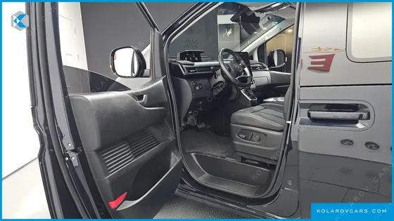 HYUNDAI STARIA L3.5 CARGO 5-SEATER