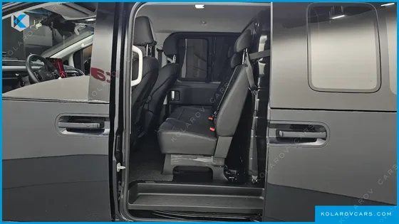 HYUNDAI STARIA L3.5 CARGO 5-SEATER