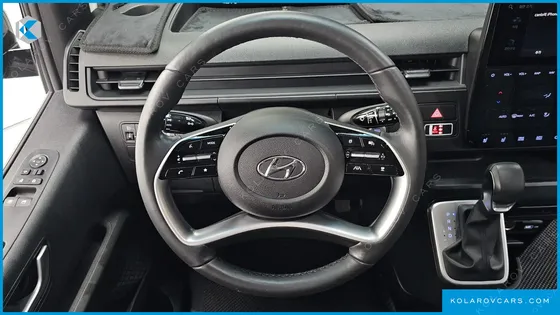 HYUNDAI STARIA L3.5 CARGO 5-SEATER