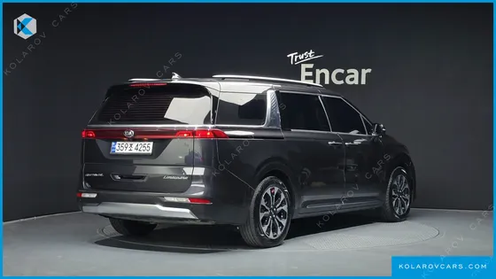 KIA CARNIVAL GASOLINE 7-SEATER NOBLESSE