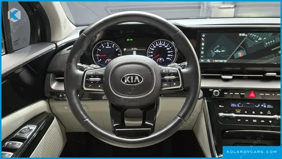 KIA CARNIVAL GASOLINE 7-SEATER NOBLESSE