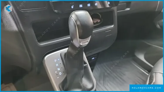 HYUNDAI STARIA CARGO 3-SEATER