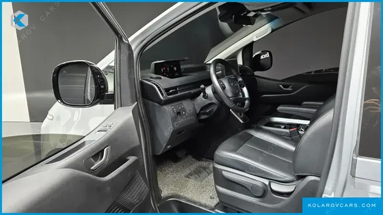 HYUNDAI STARIA L3.5 CARGO 5-SEATER
