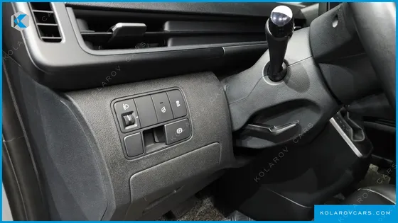 HYUNDAI STARIA L3.5 CARGO 5-SEATER