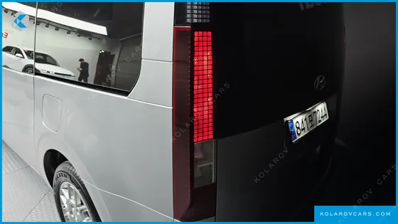 HYUNDAI STARIA L3.5 CARGO 5-SEATER