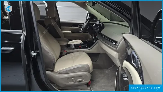 KIA CARNIVAL GASOLINE 11-SEATER SIGNATURE