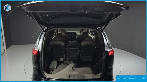 KIA CARNIVAL GASOLINE 11-SEATER SIGNATURE