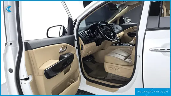 KIA CARNIVAL 9-SEATER NOBLESSE