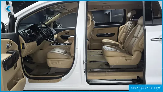 KIA CARNIVAL 9-SEATER NOBLESSE