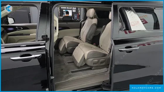 KIA CARNIVAL GASOLINE 7-SEATER SIGNATURE