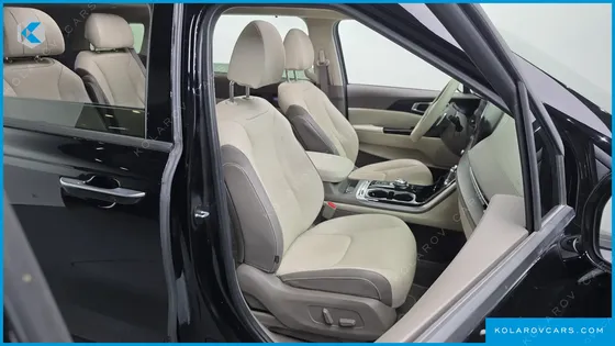 KIA CARNIVAL GASOLINE 7-SEATER SIGNATURE