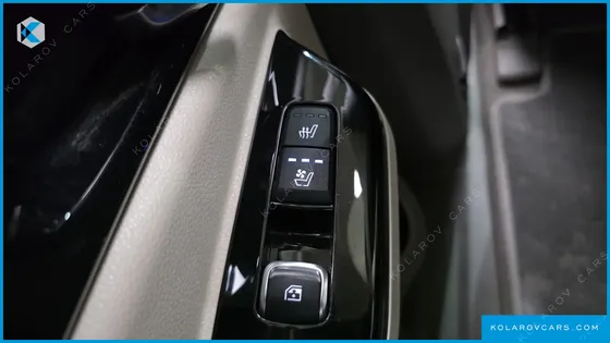 KIA CARNIVAL GASOLINE 7-SEATER SIGNATURE