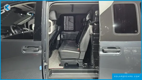 HYUNDAI STARIA CARGO 5-SEATER