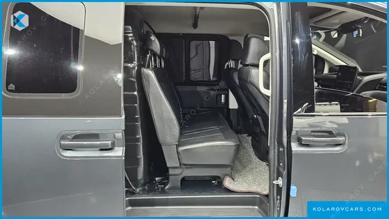 HYUNDAI STARIA CARGO 5-SEATER