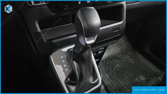 HYUNDAI STARIA 4WD TOURER 9-SEATER