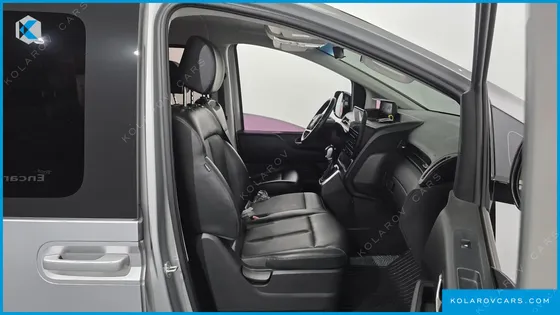 HYUNDAI STARIA 4WD TOURER 9-SEATER