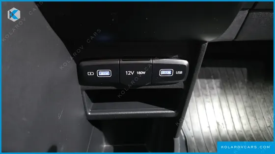 HYUNDAI STARIA 4WD TOURER 9-SEATER