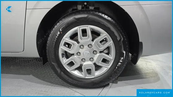 HYUNDAI STARIA 4WD TOURER 9-SEATER