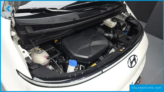 HYUNDAI STARIA 4WD TOURER 9-SEATER