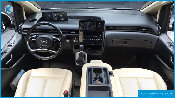 HYUNDAI STARIA 4WD TOURER 9-SEATER