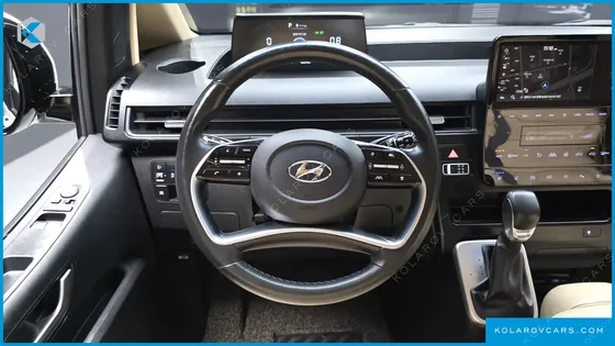 HYUNDAI STARIA 4WD TOURER 9-SEATER