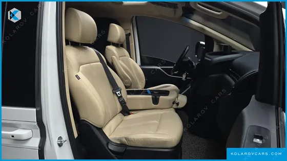 HYUNDAI STARIA 4WD TOURER 9-SEATER