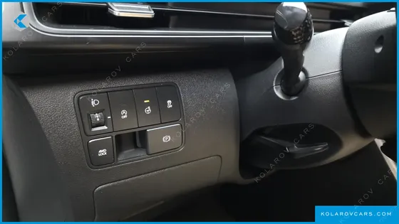 HYUNDAI STARIA 4WD TOURER 9-SEATER