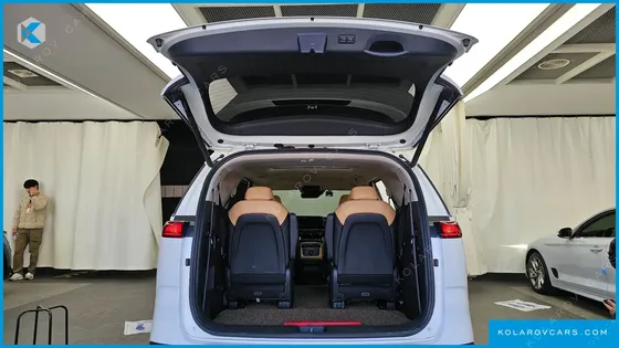 KIA CARNIVAL DIESEL 9-SEATER NOBLESSE