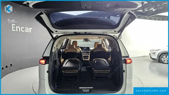 KIA CARNIVAL DIESEL 9-SEATER NOBLESSE