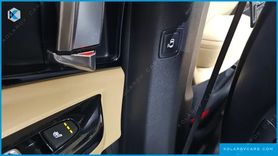 KIA CARNIVAL DIESEL 9-SEATER NOBLESSE