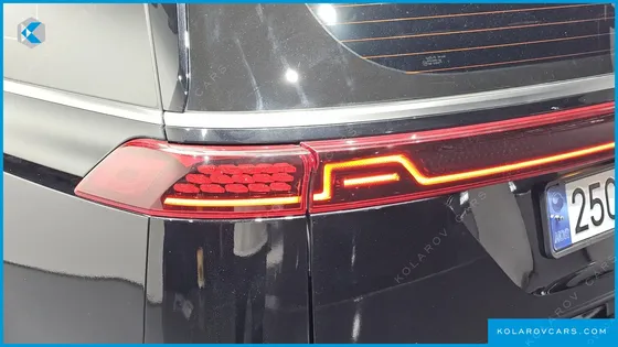 KIA CARNIVAL DIESEL 9-SEATER NOBLESSE