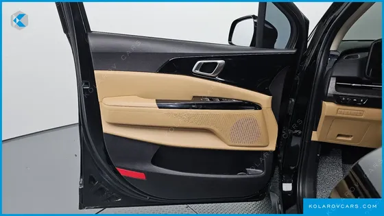 KIA CARNIVAL DIESEL 9-SEATER NOBLESSE