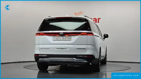 KIA CARNIVAL GASOLINE 7-SEATER NOBLESSE
