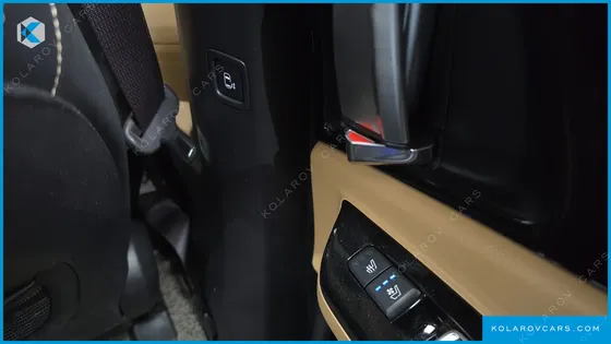 KIA CARNIVAL GASOLINE 7-SEATER NOBLESSE