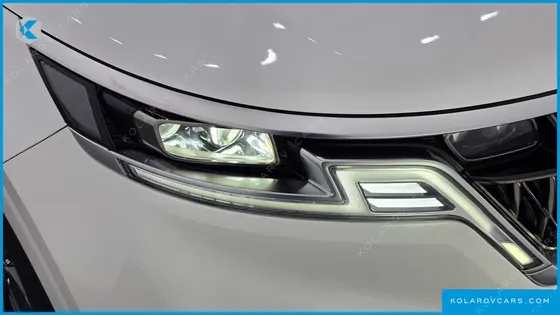 KIA CARNIVAL GASOLINE 7-SEATER NOBLESSE