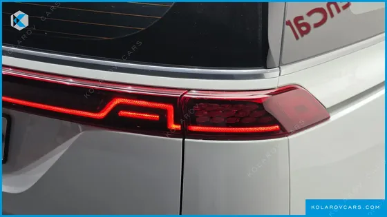 KIA CARNIVAL GASOLINE 7-SEATER NOBLESSE