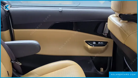KIA CARNIVAL GASOLINE 7-SEATER NOBLESSE