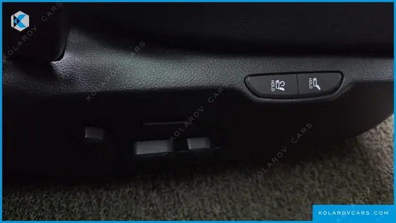 KIA CARNIVAL GASOLINE 7-SEATER NOBLESSE