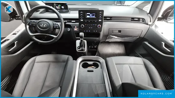 HYUNDAI STARIA L3.5 CARGO 5-SEATER