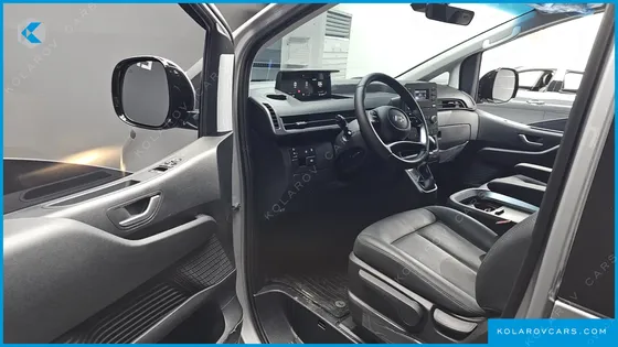 HYUNDAI STARIA L3.5 CARGO 5-SEATER
