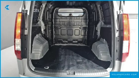HYUNDAI STARIA L3.5 CARGO 5-SEATER