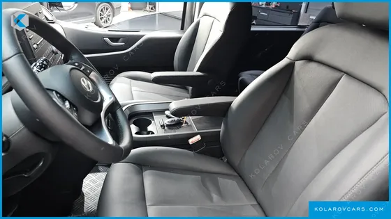 HYUNDAI STARIA L3.5 CARGO 5-SEATER
