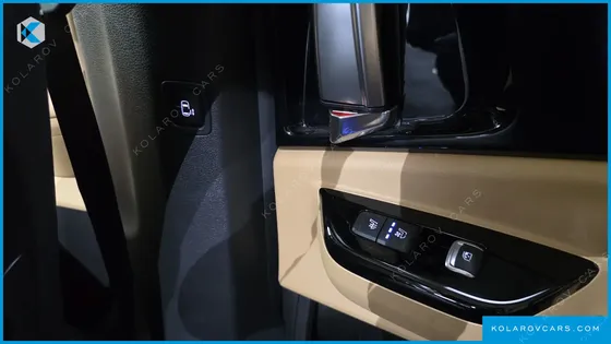 KIA CARNIVAL DIESEL 7-SEATER SIGNATURE