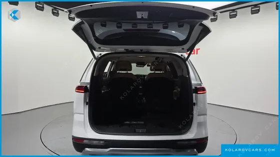 KIA CARNIVAL DIESEL 7-SEATER SIGNATURE
